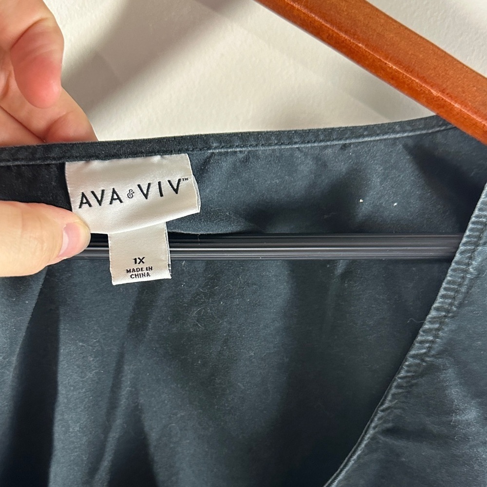 Ava & Viv Elegant Black Blouse with Puffy Balloon Sleeves Size 1X - Picture 2 of 6